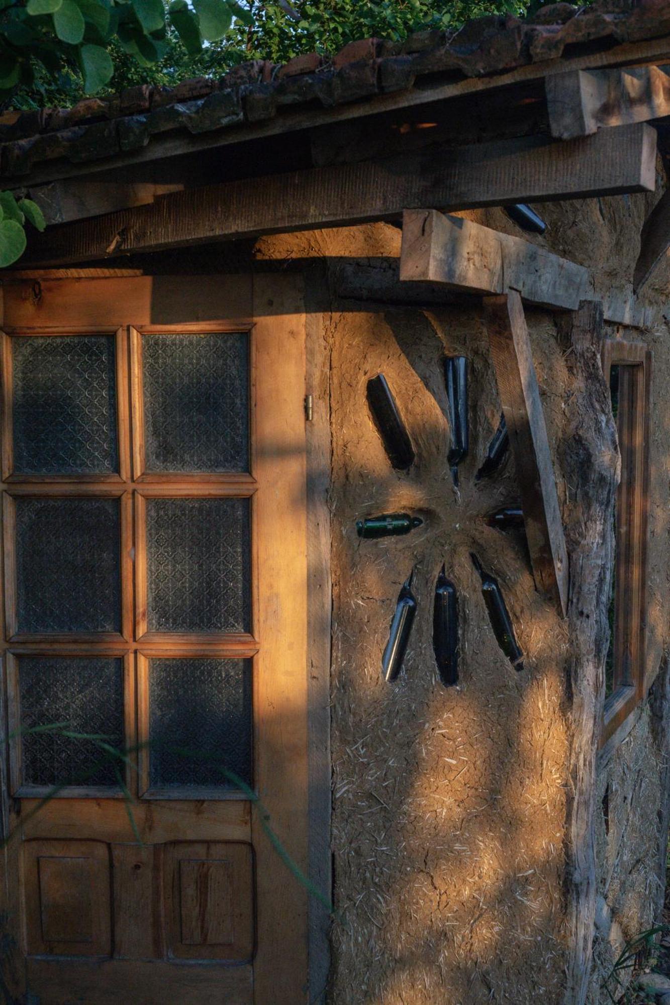 The House In The Village Pellumbas エクステリア 写真