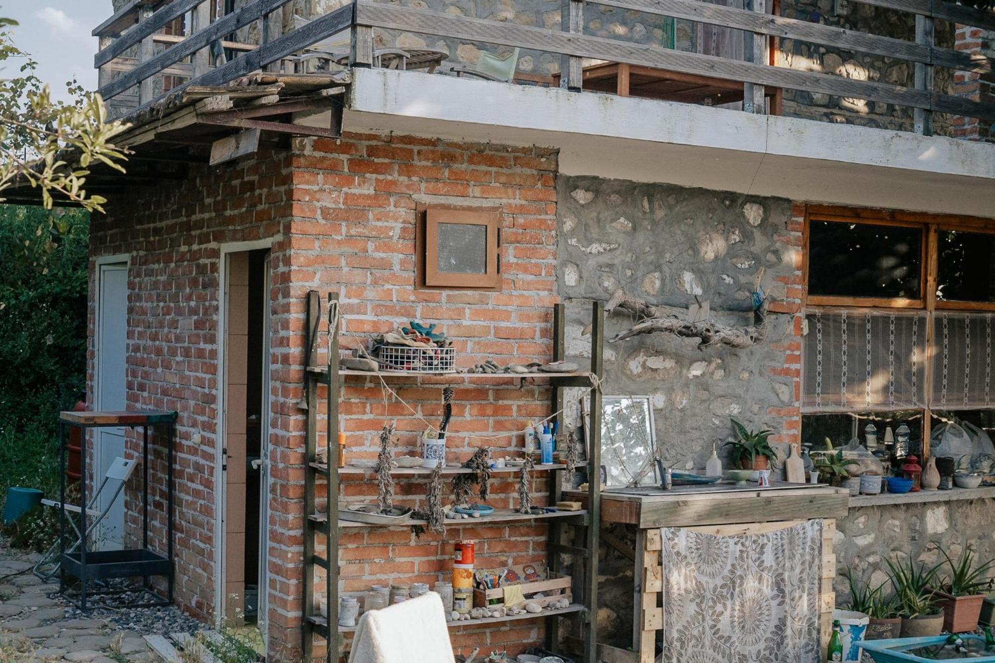 The House In The Village Pellumbas エクステリア 写真